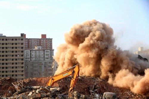 南京房屋拆除公司：拆除工程的注意事项有(yǒu)哪些？安全施工是关键